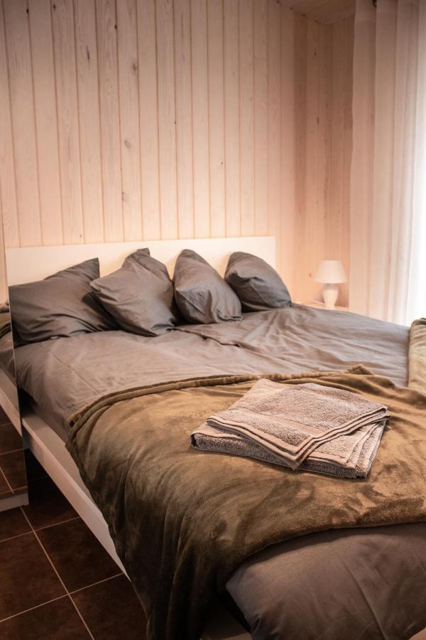 Sila terases Aparthotel Madona Luaran gambar