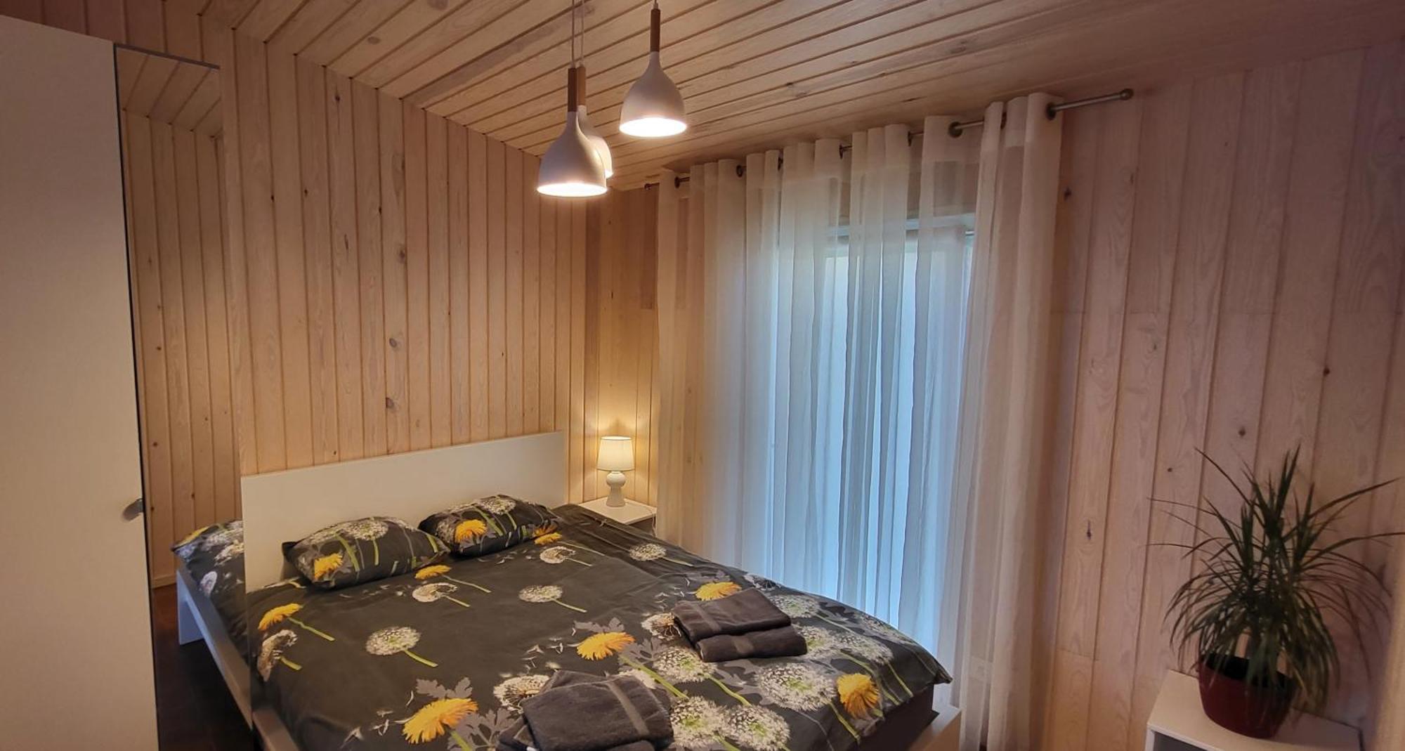 Sila terases Aparthotel Madona Bilik gambar