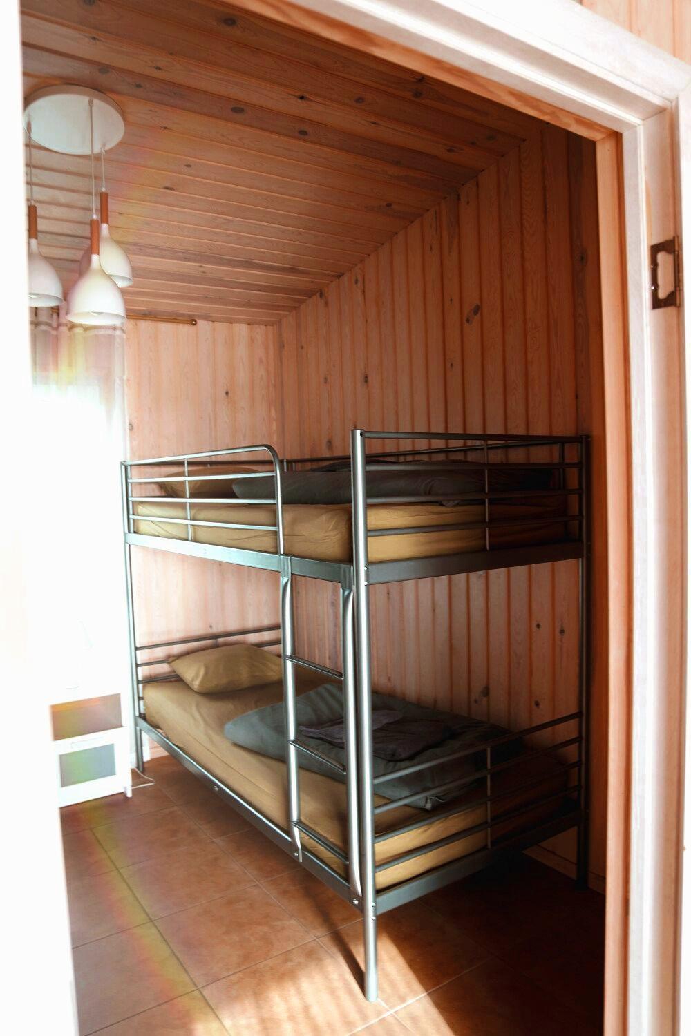 Sila terases Aparthotel Madona Bilik gambar