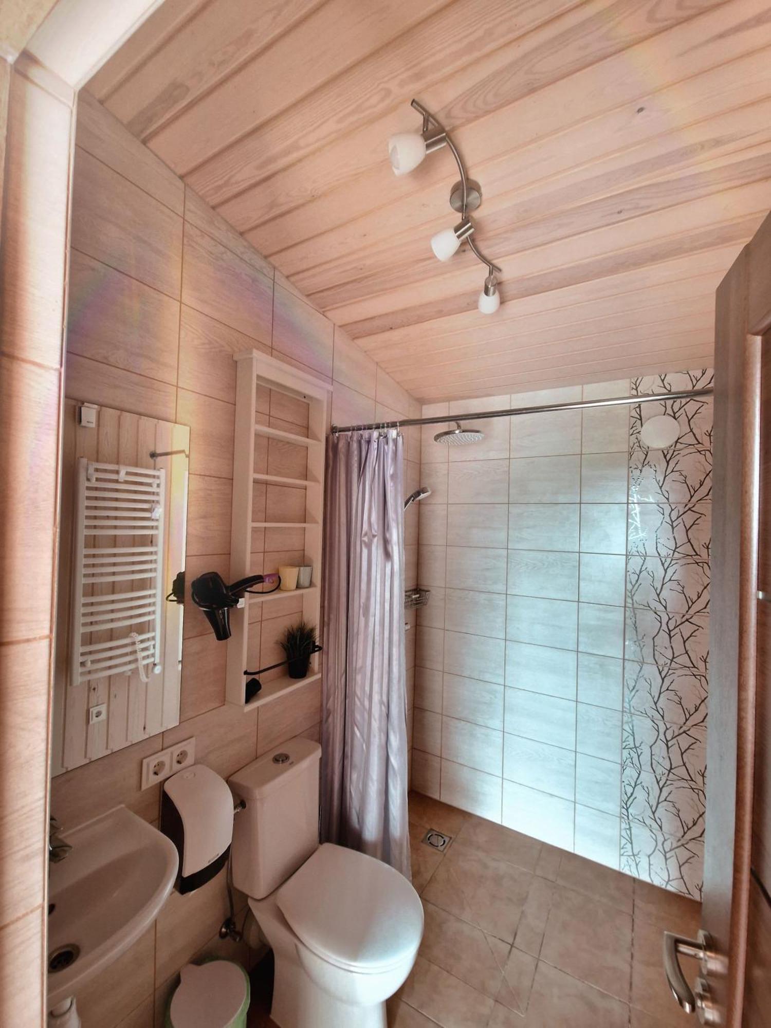 Sila terases Aparthotel Madona Bilik gambar