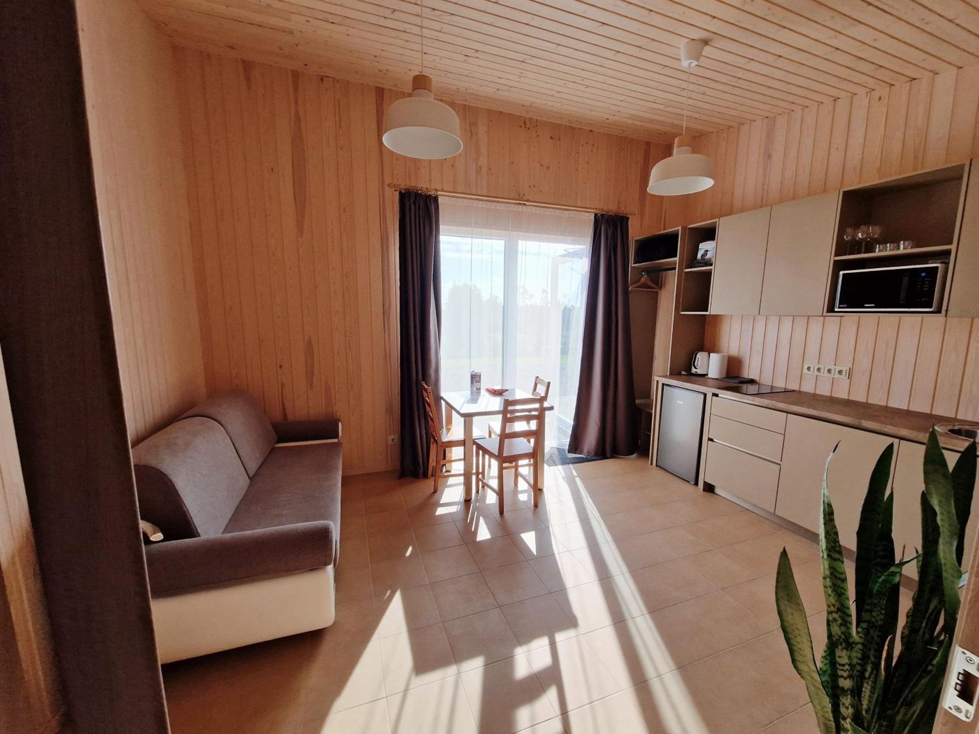 Sila terases Aparthotel Madona Bilik gambar