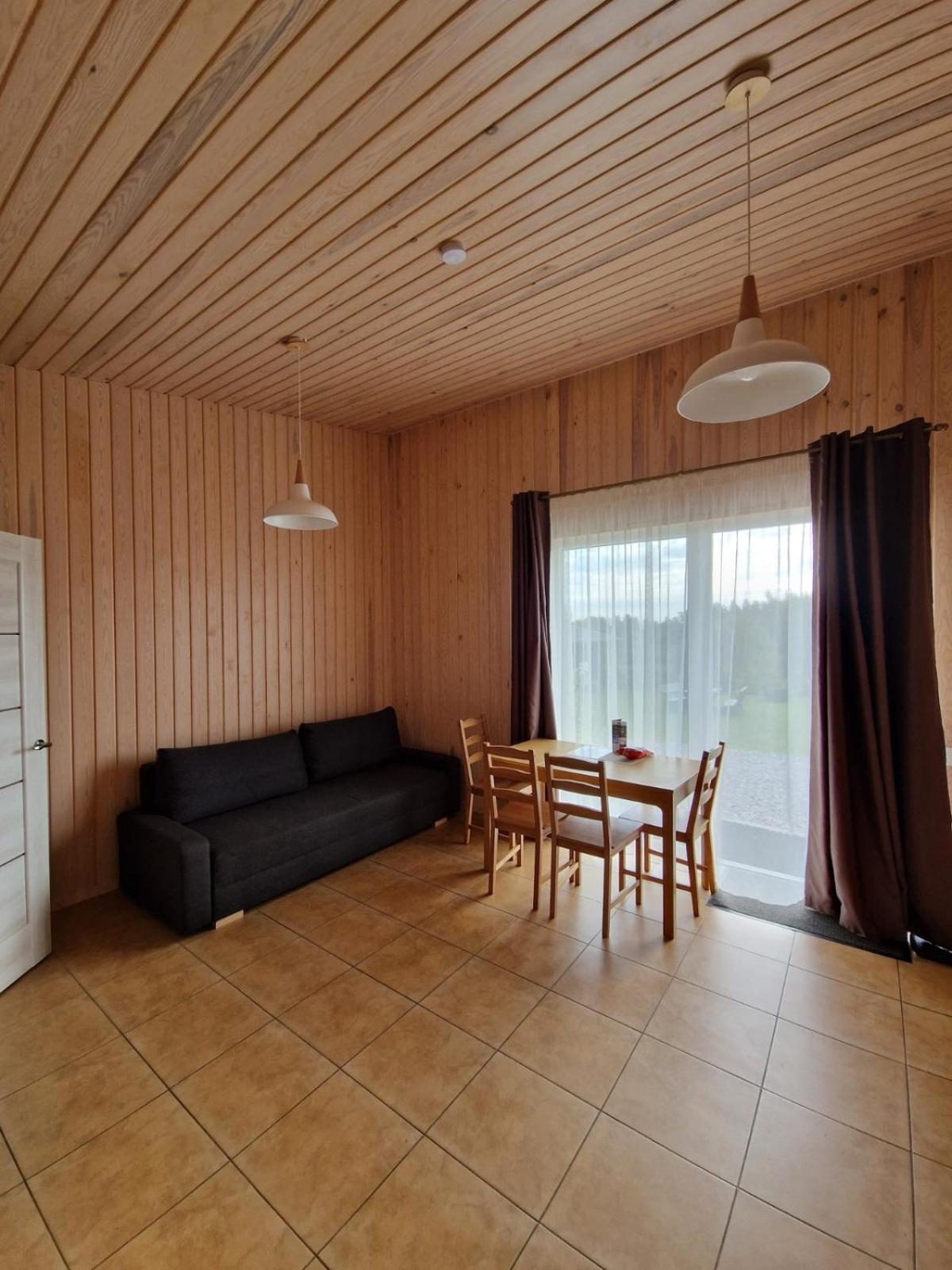 Sila terases Aparthotel Madona Bilik gambar