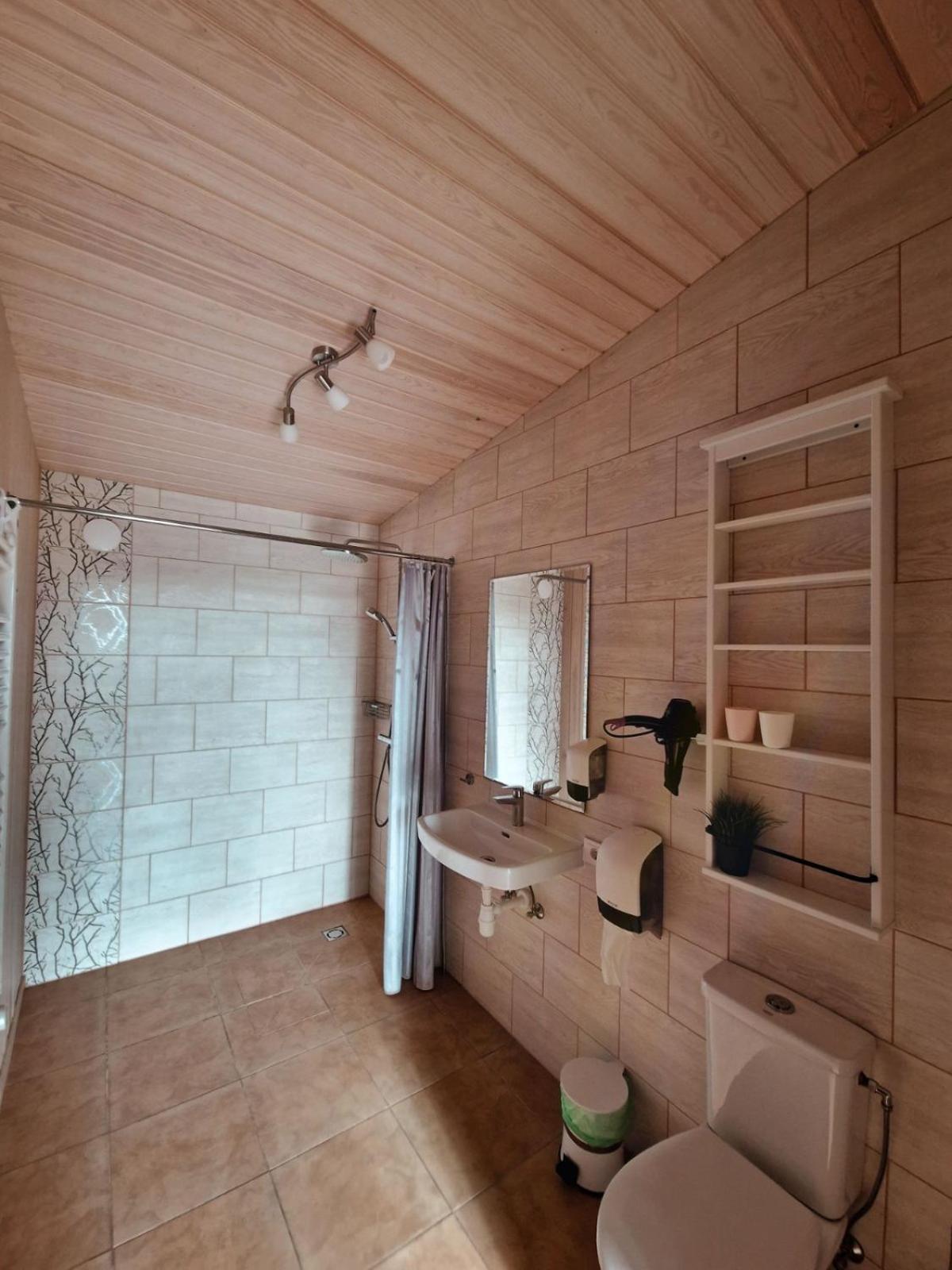 Sila terases Aparthotel Madona Luaran gambar